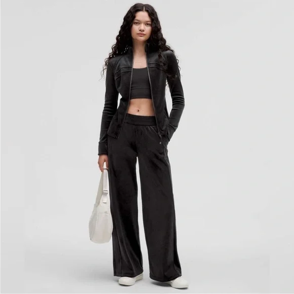 Lululemon Scuba Mid Rise Wide Leg Pant | Size: M | Black - Picture 2 of 6